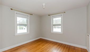 189 Poplar Dr, Cranston, RI 02920