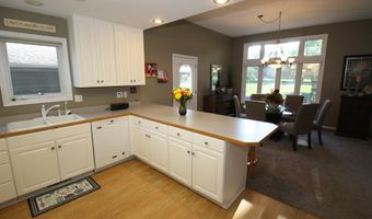 946 Emerald Hills Dr S, Arnolds Park, IA 51331