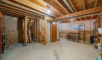 220 S Augusta Ave, Brandon, SD 57005