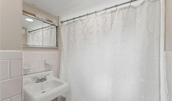 230 School St, Lincoln, RI 02865