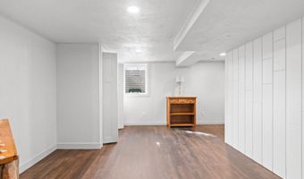 800 N HAWTHORNE Dr, Appleton, WI 54915