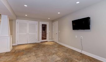 4706 32ND St N, Arlington, VA 22207