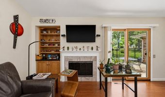 409 Mayfair Dr, Ballwin, MO 63011