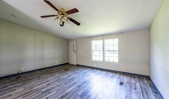 107 Oakridge Dr, Americus, GA 31709