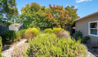 1820 Orchard St, Santa Rosa, CA 95404