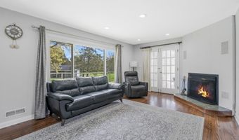 65 Somerset Ter, Bedminster, NJ 07921