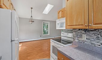 2 Merry St, Bedford, NH 03110