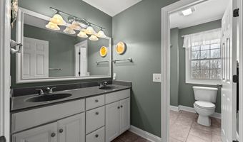 635 Prestige Woods Blvd, Aurora, OH 44202