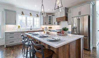 41 Primrose Ln, Cromwell, CT 06416