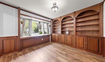 93 Idlebrook Ln, Aberdeen, NJ 07747