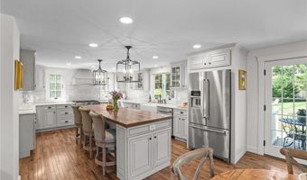 15 Harwood Rd, East Greenwich, RI 02818