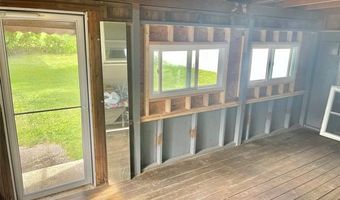 1090 Lakeview Street St, Waterford, MI 48328