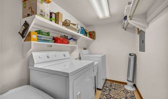 255 PORTAGE LAKES Dr, Akron, OH 44319