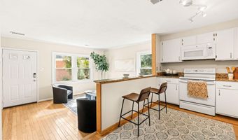 156 N BEDFORD St B, Arlington, VA 22201