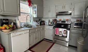 6 Irving Pl, Danbury, CT 06810