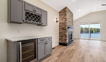 74 Lakeshore Dr, Ashburnham, MA 01430