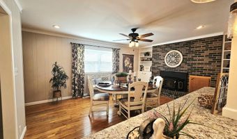 730 E 17th Street Pl, Baxter Springs, KS 66713