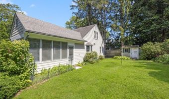 75 Markwood Dr, Barrington, RI 02806