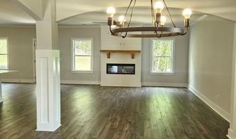 222 Silvercrest Dr, Acworth, GA 30101