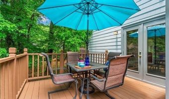 1605 Spinnaker Dr, Alpharetta, GA 30005