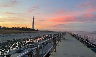 17 E 14TH St, Barnegat Light, NJ 08006