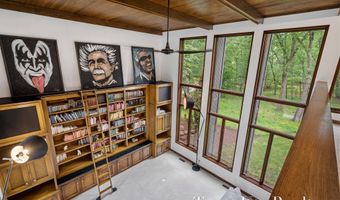 410 Greentree Ln NE, Ada, MI 49301