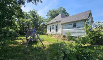 203 E Pennington Ave, Ava, MO 65608