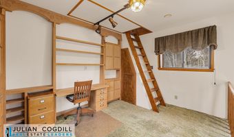 9267 Red Creek Rd, Casper, WY 82604