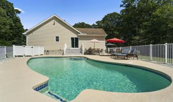 71 Olde Orchard Rd, Clinton, CT 06413