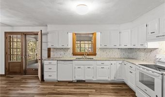 886 Weaver Hill Rd, Coventry, RI 02816