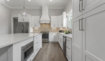 205 Caron Ln, Bay St. Louis, MS 39520