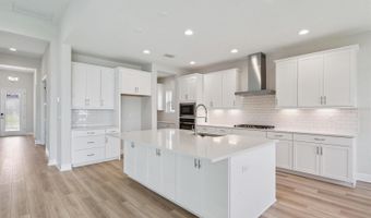 5286 WOLF CREEK Dr, Apollo Beach, FL 33572