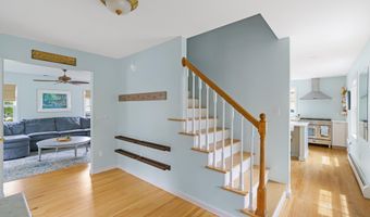 211 Oak St, Bath, ME 04530