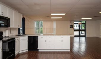 413 High St, Bristol, RI 02809