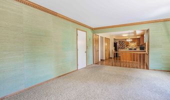 914 S Duesenberg Dr, Auburn, IN 46706