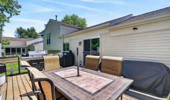 1000 Timberwood Ln, Algonquin, IL 60102