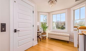 10 Coulter St, Jamestown, RI 02835