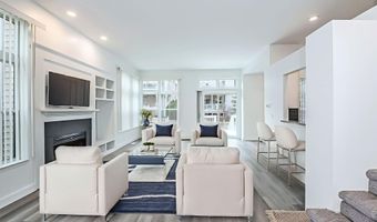 1366 N Bay Dr, Ann Arbor, MI 48103