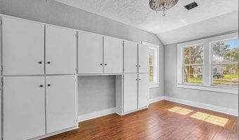 1016 E Cypress St, Altus, OK 73521