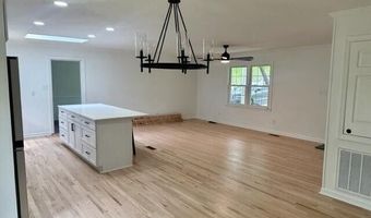 611 E L Ives Dr, Aberdeen, NC 28315