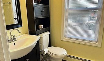 513 Wood St 2, Bristol, RI 02809