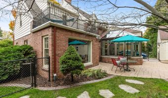 280 RIVER Dr, Appleton, WI 54915