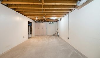 2434 Mulberry Ct, Ann Arbor, MI 48104