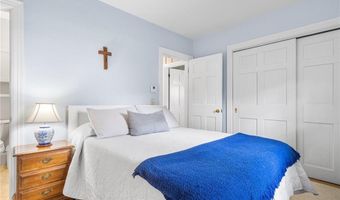 146 Bay View Ave, Bristol, RI 02809