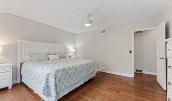 635 Oakview Dr, Algonquin, IL 60102