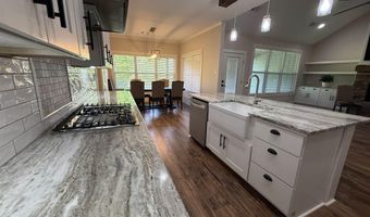 632 Hiram Dr, Bauxite, AR 72011