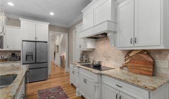 5176 Creek Walk Cir, Peachtree Corners, GA 30092