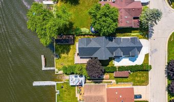 1539 Lowe Dr, Algonquin, IL 60102