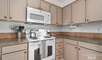 8491 W Holbrook Ct, Boise, ID 83704