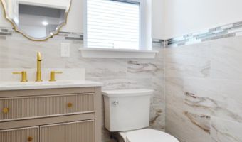 92 W 6TH St, Bayonne, NJ 07002